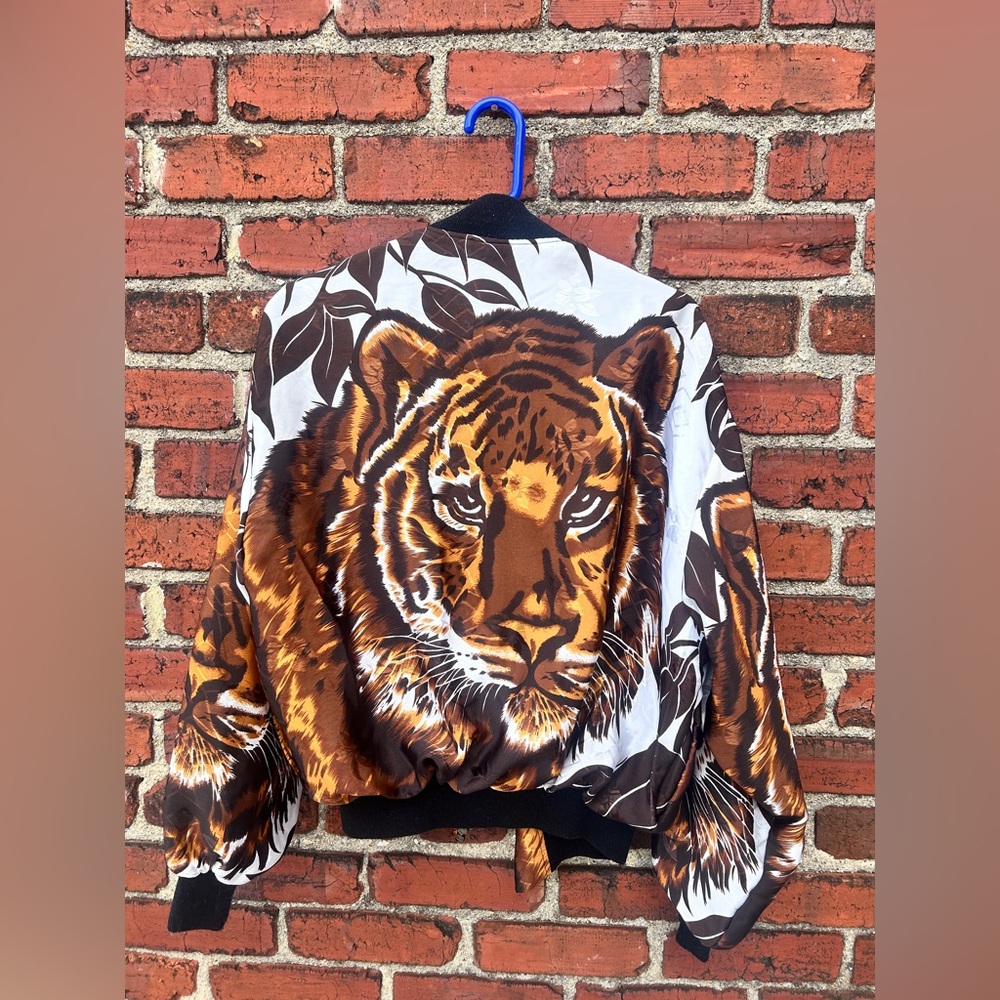 Women’s Vintage Silkworms bomber jacket.